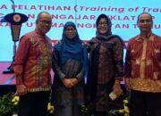 Rektor UIN Bukittinggi Masuk Jaringan Pengajar Ideologi Pancasila