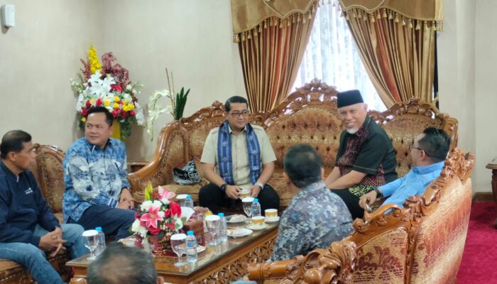 Sambut Kedatangan Menteri Ekraf, Gubernur Mahyeldi Tegaskan Komitmen Sumbar untuk Penguatan Ekonomi Kreatif Nasional