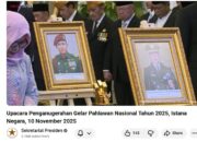 Jenderal Purn. TNI Sarwo Edhie Wibowo dan Presiden 2 RI Jenderal Besar TNI H.M. Soeharto termasuk Penerima Gelar Pahlawan Nasional. (Tangkapan layar saluran resmi Sekretariat Presiden di YouTube, @SekretariatPresiden)