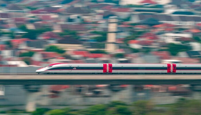 Libur Hari Pahlawan Jadi Makin Hemat, KCIC Siapkan 53 Ribu Kursi Promo untuk Keluarga