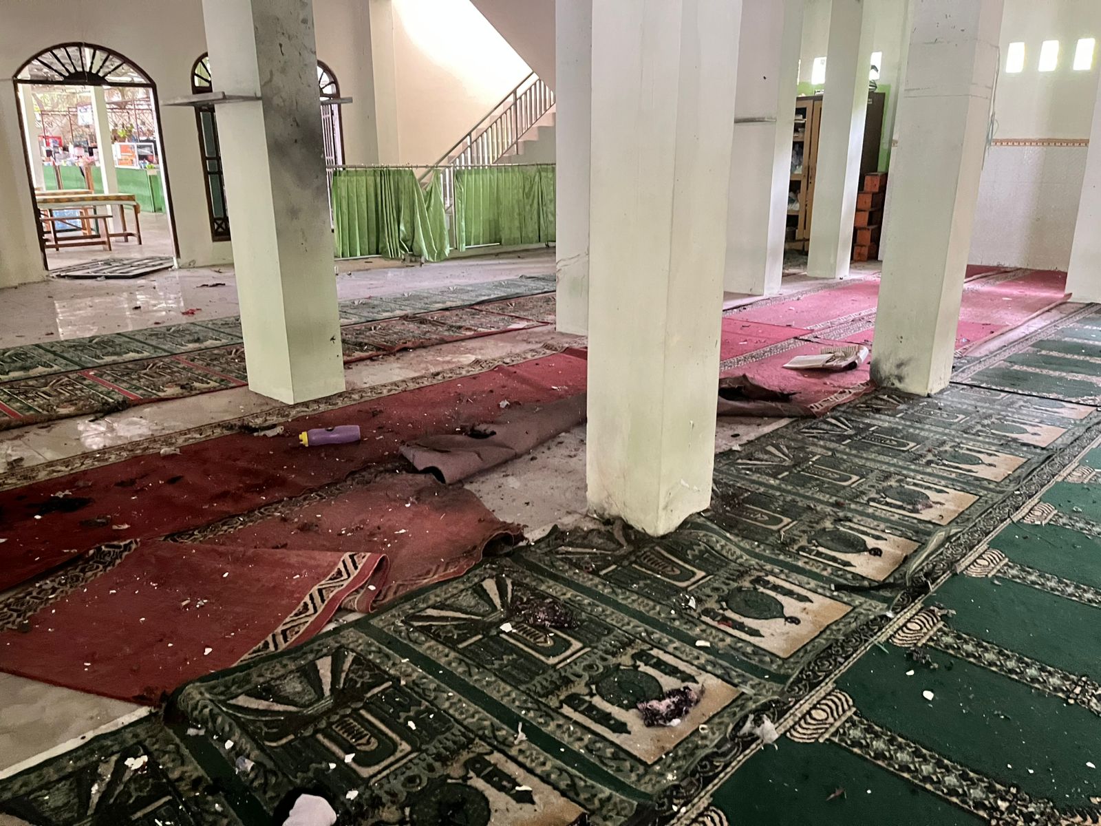 Kondisi masjid di SMAN 72, Kelapa Gading, Jakarta Utara, seusai ledakan pada Jumat, 7 November 2025. (Foto: Istimewa)