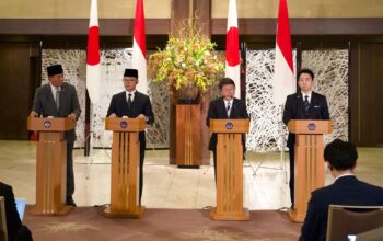 Menlu Sugiono dan Menhan Sjafrie Sjamsoeddin, bersama Menlu Motegi Toshimitsu dan Menhan Koizumi Shinjiro saat Pertemuan 2+2 Ketiga di Iikura Guest House, Tokyo, Jepang. (Foto: Dok. Kemenlu)