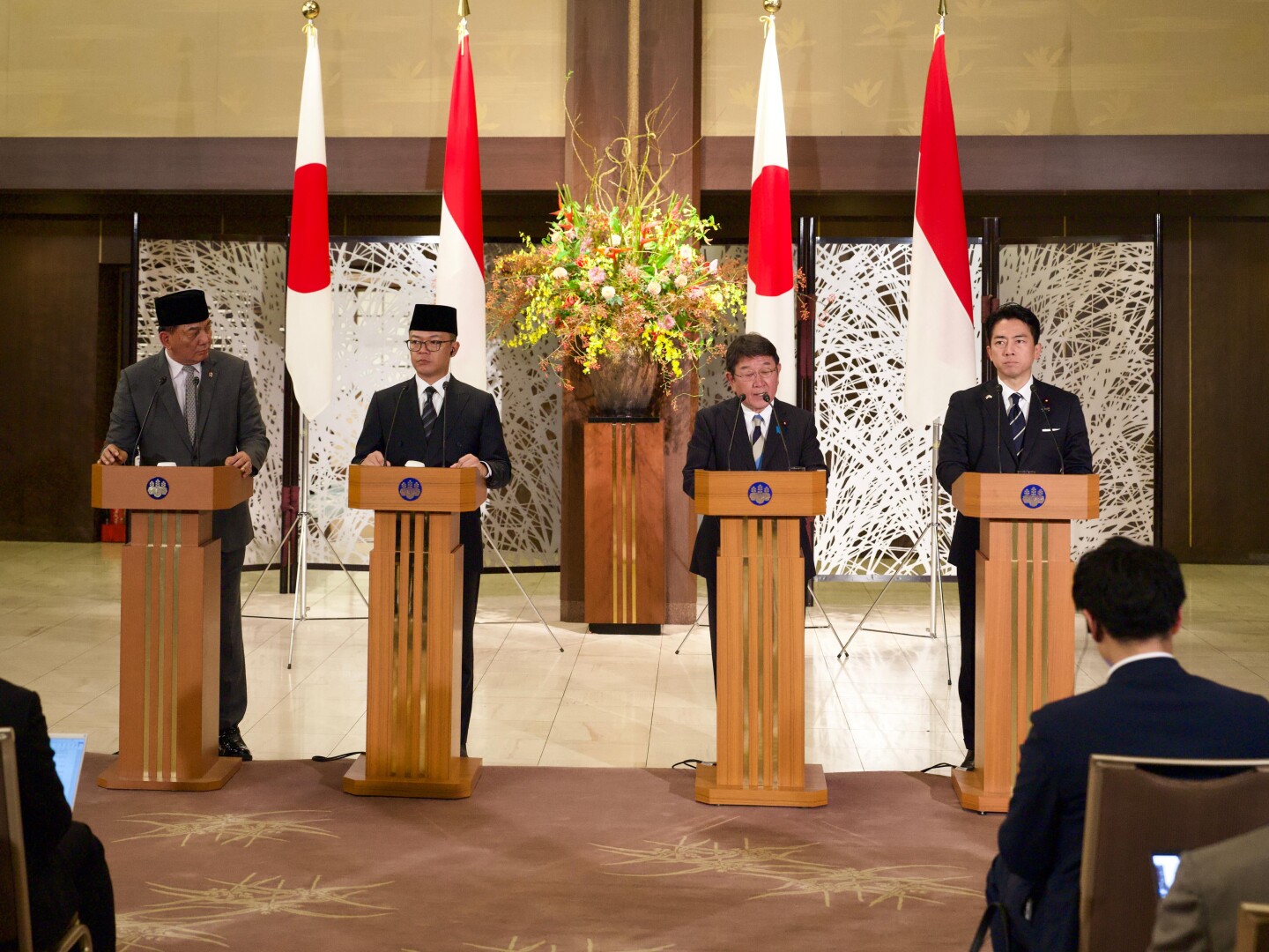 Menlu Sugiono dan Menhan Sjafrie Sjamsoeddin, bersama Menlu Motegi Toshimitsu dan Menhan Koizumi Shinjiro saat Pertemuan 2+2 Ketiga di Iikura Guest House, Tokyo, Jepang. (Foto: Dok. Kemenlu)