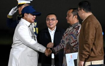 Presiden Prabowo Subianto tiba di Tanah Air, usai menggelar kunjungan kenegaraan ke Australia. (Foto: Dok. BPMI Setpres/Kris)