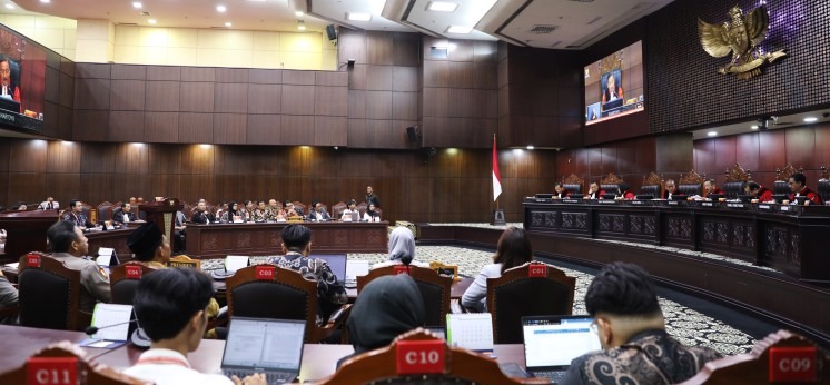 Mahkamah Konstitusi menggelar sidang pengucapan putusan pengujian Undang-Undang Nomor 2 Tahun 2002 tentang Kepolisian di Ruang Sidang MK. (Foto: Dok. Humas MK/Ifa)