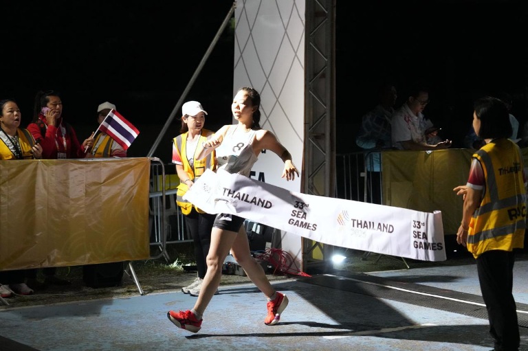 Cabor atletik sukses menyumbangkan 4 medali emas di SEA Games 2025 Thailand pada Minggu malam (14/12/2025). Keempat medali emas tersebut dari nomor putra dan putri 20 km jalan cepat, serta maraton putra dan putri. (Sumber Foto: Herry/kemenpora.go.id)