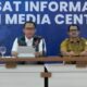 Kepala Pusdatinkom BNPB Abdul Muhari menggelar konferensi pers di Pusat Informasi dan Media Center Komdigi di lobi Kantor Gubernur Aceh, Kota Banda Aceh, Senin (15/12/2025). (Tangkapan layar saluran resmi BNPB di YouTube)