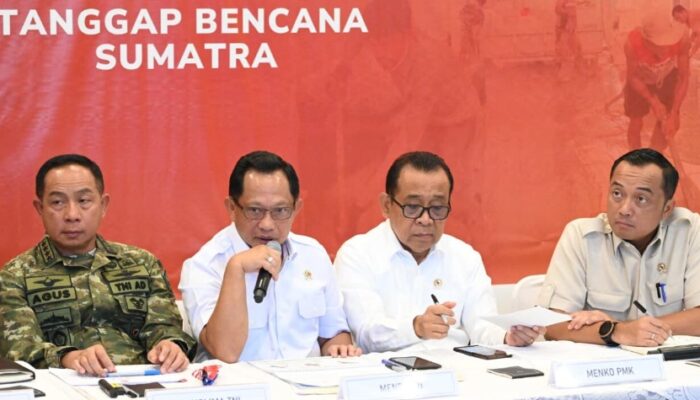 Mendagri Pastikan Anggaran Darurat, Layanan Dukcapil, dan Hunian Tetap Berjalan di Daerah Terdampak Bencana Sumatera