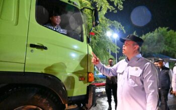 Menhub Dudy Purwagandhi mengecek sejumlah simpul transportasi penyeberangan di Provinsi Banten. Meliputi Pelabuhan Merak, Pelabuhan Ciwandan, dan Pelabuhan BBJ. (Foto: Dok. Kemenhub)