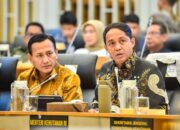 Menhut Raja Juli Antoni saat rapat kerja bersama Komisi IV DPR di Kompleks Parlemen, Senayan, Jakarta, Kamis (4/12/2025). (Foto: Dok. Humas Kemenhut)