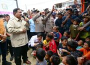 Presiden Prabowo mengunjungi Kabupaten Aceh Tamiang, Provinsi Aceh, meninjau posko pengungsian di wilayah terdampak bencana pada Jumat, 12 Desember 2025. (Foto: Dok. BPMI Setpres/Muchlis Jr)