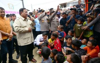 Presiden Prabowo mengunjungi Kabupaten Aceh Tamiang, Provinsi Aceh, meninjau posko pengungsian di wilayah terdampak bencana pada Jumat, 12 Desember 2025. (Foto: Dok. BPMI Setpres/Muchlis Jr)