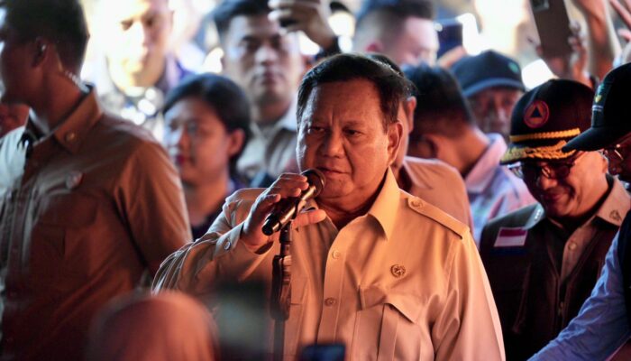 Presiden Prabowo Beri Semangat Warga Sumbar Terdampak Bencana