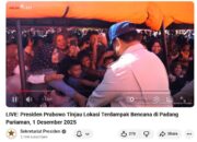 Presiden Prabowo meninjau Posko Pengungsian di Kasai, Kecamatan Batang Anai, Kabupaten Padang Pariaman, Sumbar, Senin (1/12/2025). (Tangkapan layar saluran resmi Sekretariat Presiden di YouTube, @SekretariatPresiden)