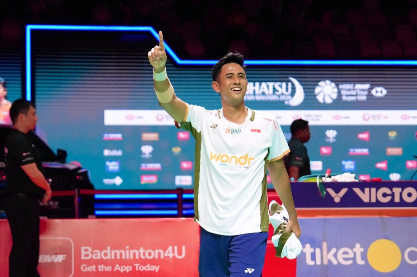 Akhirnya Alwi Farhan juara turnamen bulu tangkis Daihatsu Indonesia Masters 2026 di Istora Senayan, Jakarta. (Sumber Foto: Gilang/kemenpora.go.id)