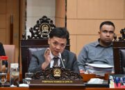 Ketua Komisi III DPR Habiburokhman dalam RDPU bersama Kepala Kejaksaan Negeri Sleman, Kapolresta Sleman, serta kuasa hukum Hogi Minaya yang digelar di Ruang Komisi III DPR, Kompleks Parlemen, Senayan, Jakarta, Rabu (28/1/2026). (Sumber Foto: Aditya/Andri/dpr.go.id)