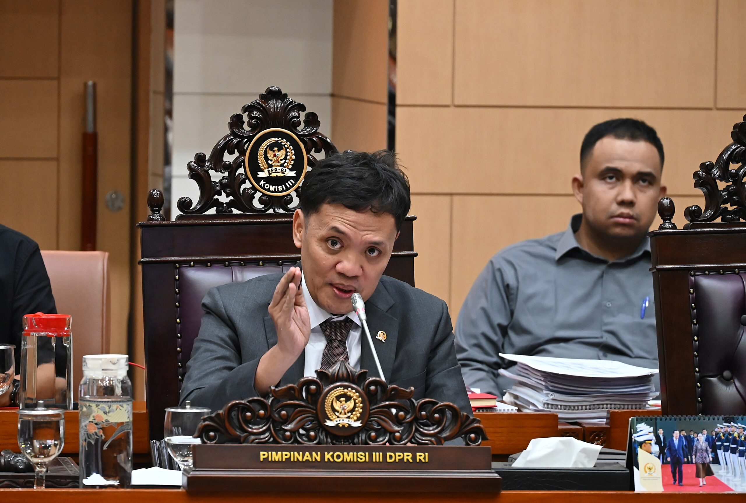 Ketua Komisi III DPR Habiburokhman dalam RDPU bersama Kepala Kejaksaan Negeri Sleman, Kapolresta Sleman, serta kuasa hukum Hogi Minaya yang digelar di Ruang Komisi III DPR, Kompleks Parlemen, Senayan, Jakarta, Rabu (28/1/2026). (Sumber Foto: Aditya/Andri/dpr.go.id)