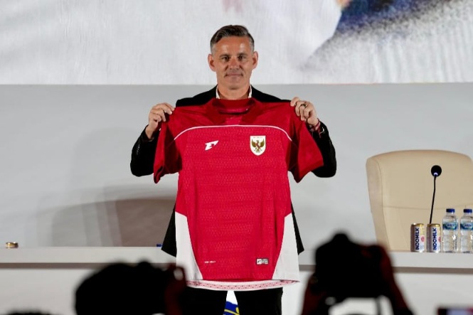 John Herdman resmi menjadi pelatih Timnas Indonesia usai diperkenalkan oleh PSSI di Ballroom Hotel Mulia, Senayan, Jakarta, Selasa, 13 Januari 2026.(Sumber Foto: Gilang/kemenpora.go.id)