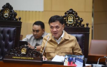 Ketua Komisi III DPR Habiburokhman saat rapat Panja Reformasi Polri, Kejaksaan, dan Pengadilan di Gedung Nusantara II, Kompleks Parlementer, Senayan, Jakarta, pada Kamis (8/1/2025). (Sumber Foto: Devi/Andri/dpr.go.id)