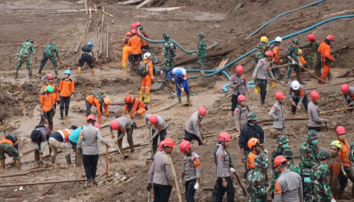 KSAL Konfirmasi 23 Anggota Marinir Turut Tertimbun Longsor di Cisarua Bandung Barat
