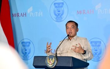 Mensesneg Prasetyo Hadi menyampaikan keterangannya di Hambalang, Kabupaten Bogor, Jawa Barat, pada Selasa, 6 Januari 2025. (Foto: Dok. BPMI Setpres/Rusman)