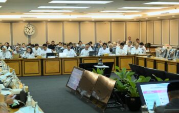 Mensesneg Prasetyo Hadi saat rapat kerja dengan Komisi XIII DPR di Gedung Nusantara II, Kompleks Parlemen, Senayan, Jakarta, Senin (26/1/2026). (Foto: Dok. Humas Kemensetneg)