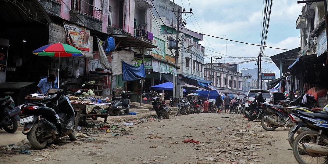 Aktivitas di Pasar Kuala Simpang, Kabupaten Aceh Tamiang, Provinsi Aceh, kembali berdenyut setelah sempat terhenti saat banjir besar melanda pada akhir November 2025. (Foto: Dok. BNPB)