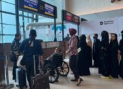 Kementerian Luar Negeri RI bersama KJRI Jeddah memfasilitasi pemulangan 96 WNI atau Pekerja Migran Indonesia dari Arab Saudi. (Sumber Foto: kemlu.go.id)