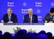 Presiden Prabowo Subianto menjadi salah satu pemimpin negara yang menandatangani Board of Peace (BoP) Charter pada Kamis, 22 Januari 2026 di Davos, Swiss. (Foto: Dok. BPMI Setpres/Muchlis Jr)