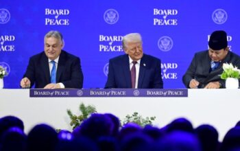 Presiden Prabowo Subianto menjadi salah satu pemimpin negara yang menandatangani Board of Peace (BoP) Charter pada Kamis, 22 Januari 2026 di Davos, Swiss. (Foto: Dok. BPMI Setpres/Muchlis Jr)