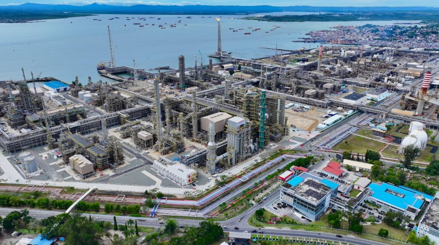 Infrastruktur energi terintegrasi Pertamina Refinery Development Master Plan (RDMP) Balikpapan, Kaltim. (Foto: Dok. BPMI Setpres/Cahyo)