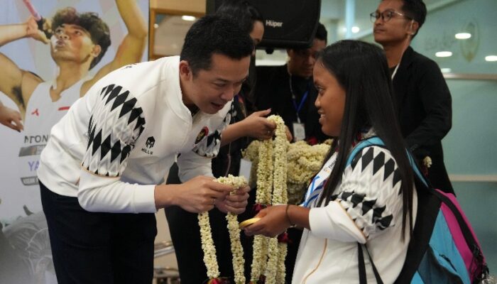 Wamenpora Sambut Kepulangan Kontingen Indonesia dari ASEAN Para Games 2025 Thailand