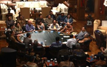 Presiden Prabowo Subianto menerima audiensi Apindo di kediaman pribadi Hambalang, Bogor, Jawa Barat, pada Senin, 9 Februari 2026. (Foto: Dok. BPMI Setpres)