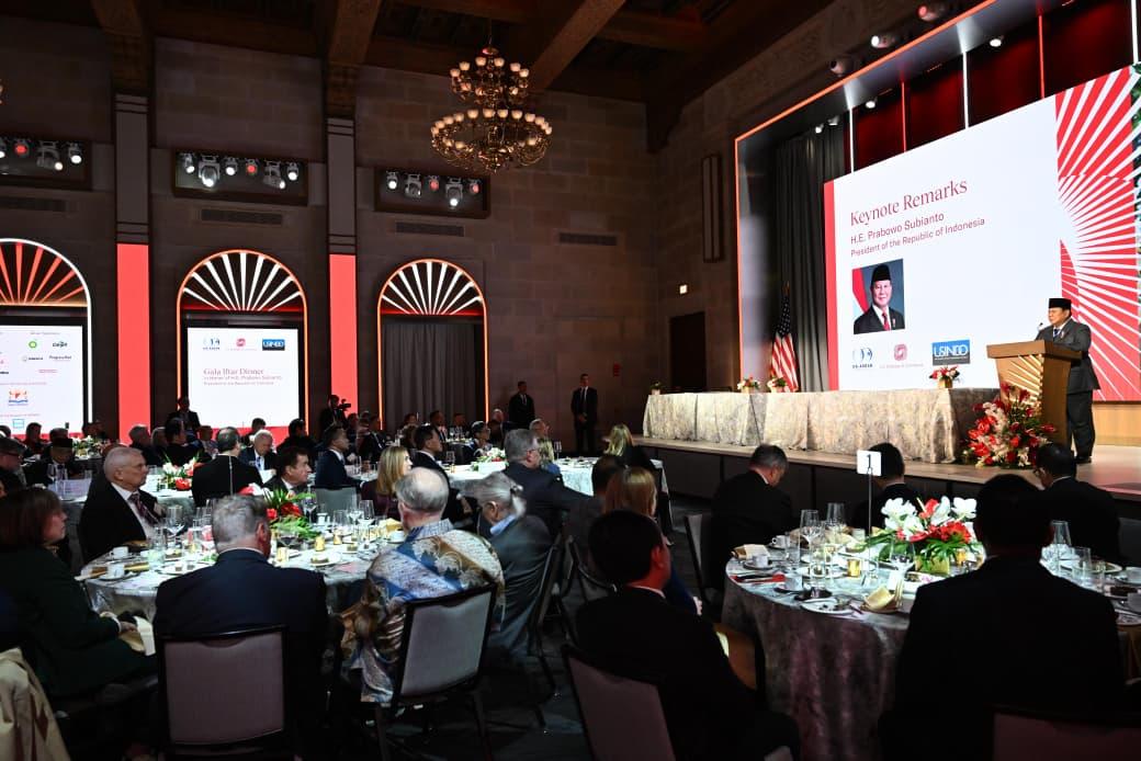 Presiden Prabowo Subianto menyampaikan sambutannya pada Gala Iftar Dinner Business Summit di US Chamber of Commerce, Washington DC, Amerika Serikat, pada Rabu, 18 Februari 2026. (Foto: Dok. BPMI Setpres/Cahyo)