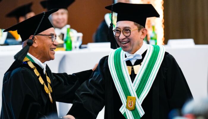 Menbud Fadli Zon Raih Gelar Profesor Kehormatan dari Unas