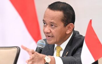 Menteri ESDM Bahlil Lahadalia menyampaikan keterangannya kepada wartawan di Washington DC, AS, pada Jumat, 20 Februari 2026. (Foto: Dok. BPMI Setpres/Kris)