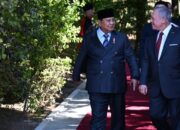 Raja Abdullah II bin Al Hussein menyambut kedatangan Presiden Prabowo Subianto di Istana Basman, Amman, Yordania, pada Rabu, 25 Februari 2026. (Foto: Dok. BPMI Setpres/Cahyo)