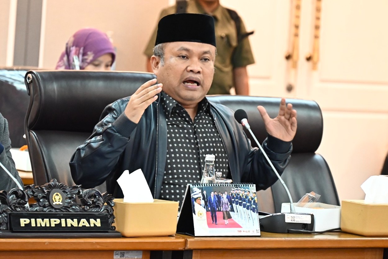 Wakil Ketua Komisi XIII DPR Sugiat Santoso dalam Rapat Dengar Pendapat Komisi XIII DPR dengan LPSK, Komnas HAM serta Nenek Saudah selaku korban pelanggaran HAM di Gedung Nusantara II, Senayan, Jakarta, Senin, 2 Februari 2026. (Sumber Foto: Runi/Karisma/dpr.go.id)