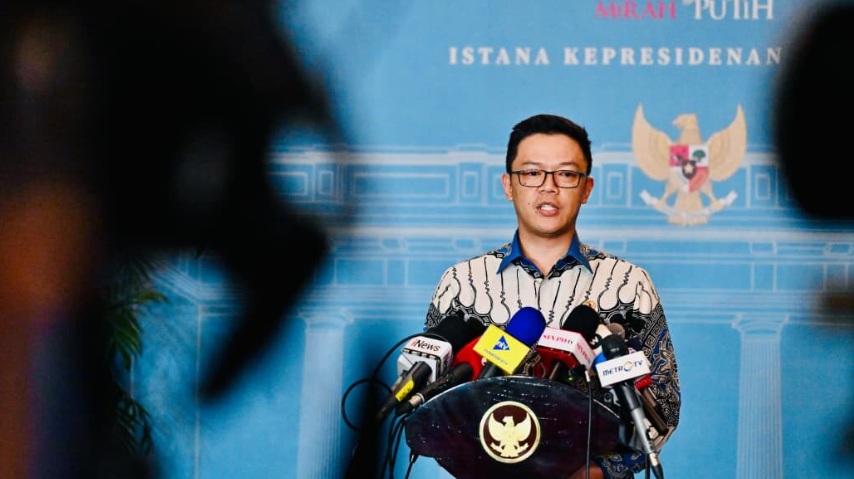 Menlu Sugiono memberikan keterangannya kepada awak media di Istana Kepresidenan, Jakarta, pada Selasa, 3 Maret 2026. (Foto: Dok. BPMI Setpres/Laily Rachev)