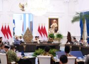 Presiden Prabowo Subianto menggelar pertemuan dengan sejumlah mantan presiden, wakil presiden, menteri luar negeri, serta ketum parpol di Istana Merdeka, Jakarta, Selasa malam, 3 Maret 2026. (Foto: Dok. BPMI Setpres)