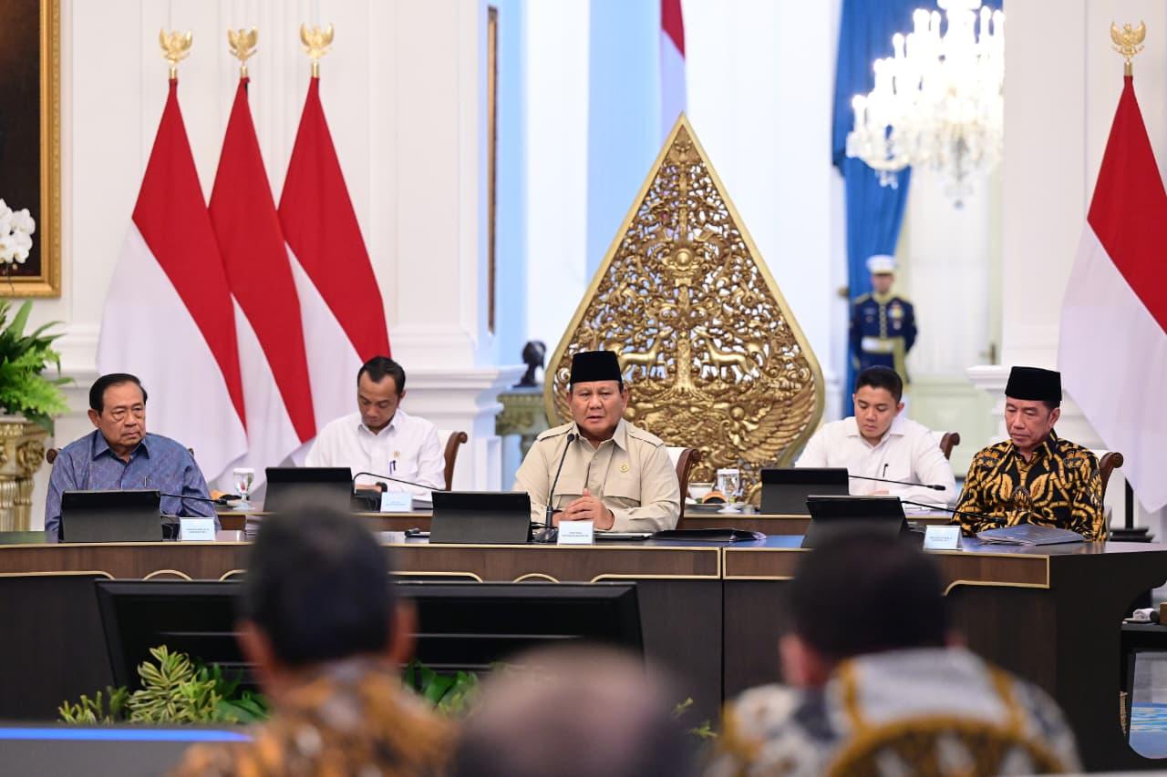 Presiden Prabowo Subianto menggelar acara silaturahmi dan diskusi bersama sejumlah tokoh nasional di Istana Merdeka, Jakarta, pada Selasa malam, 3 Maret 2026. (Foto: Dok. BPMI Setpres/Muchlis Jr)