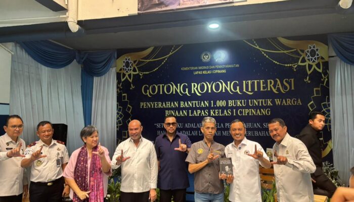 Sumbang Seribu Buku untuk Warga Lapas, NasDem Bangun Gotong Royong Literasi