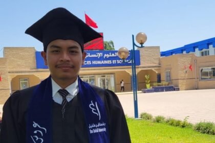 Aruusalkhofiqoini Bahri Chaniago, Lc. Alumni Dirasat Islamiyah, Ibn Tofail University, Kenitra, Maroko. Aktif mengkaji hadis, tradisi keilmuan Islam, dan sejarah intelektual Maghrib