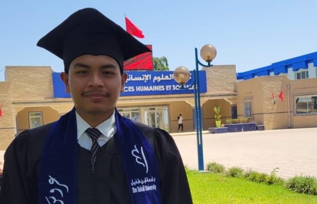 Aruusalkhofiqoini Bahri Chaniago, Lc. Alumni Dirasat Islamiyah, Ibn Tofail University, Kenitra, Maroko. Aktif mengkaji hadis, tradisi keilmuan Islam, dan sejarah intelektual Maghrib
